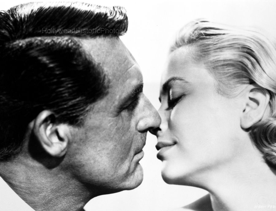 To Catch A Thief 1955 Cary Grant Grace Kelly.jpg